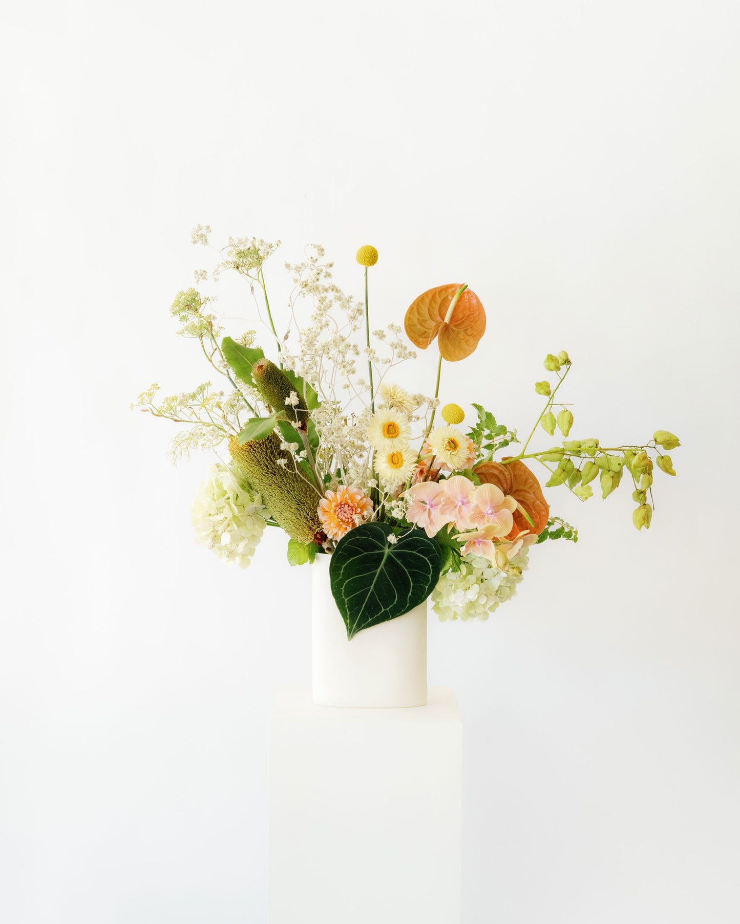 Meadow Floral Arrangement – Modern & Sculptural